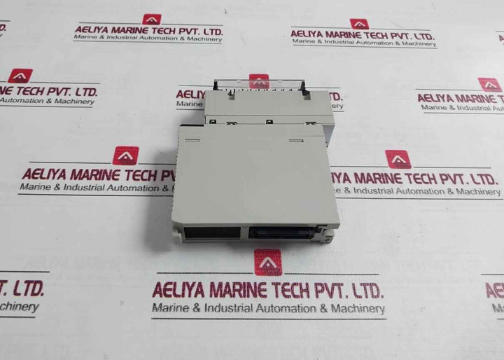 Omron Cs1W-oc211 Plc I/O Module C200H-bc -v 24Vdc 50W 250V Ac Id211 C200Hw-pd024