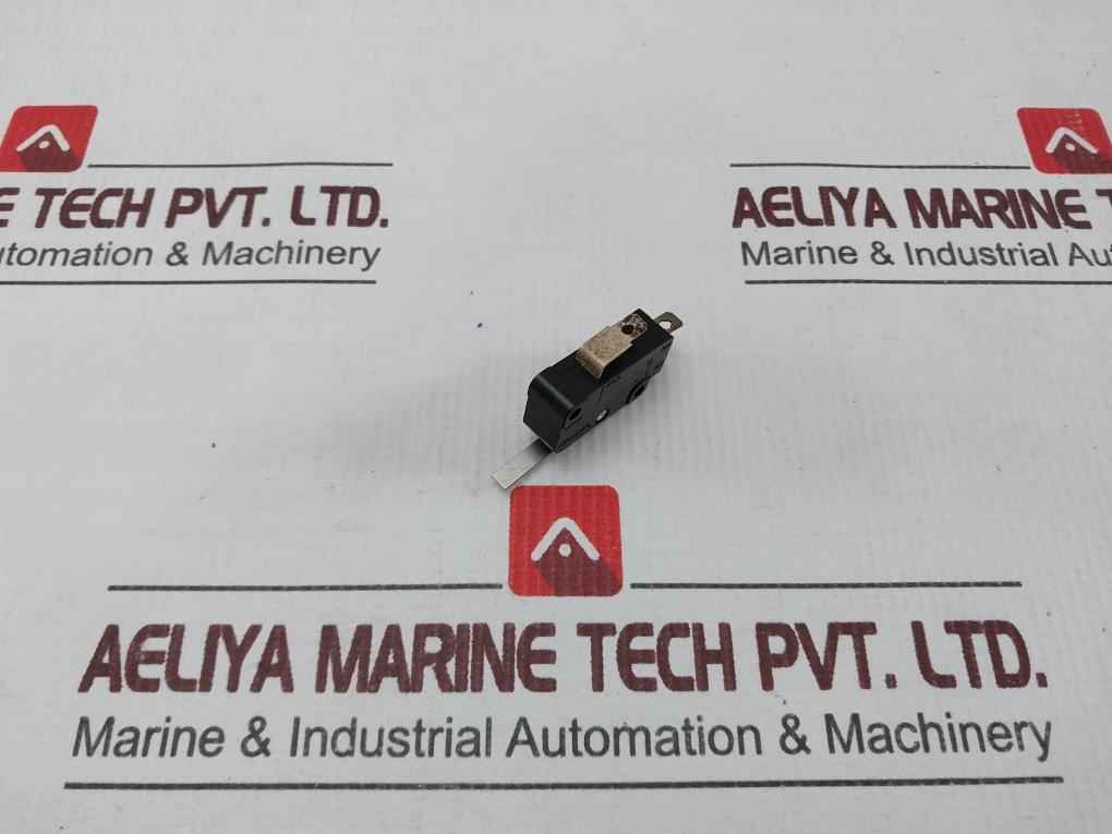 Omron D2Mv-5L-1C2 Miniature Basic Switch 3A 250V