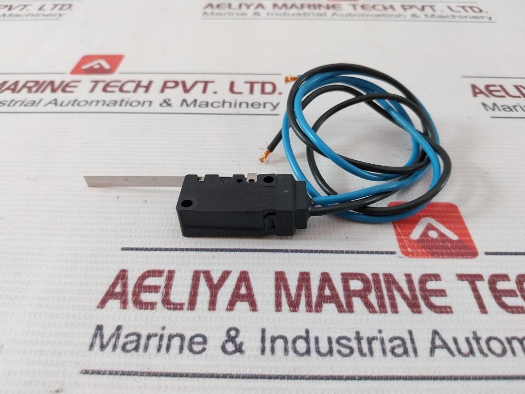 Omron D2Vw-5L1B-3M-138 Micro Switch 5A 125 250Vac