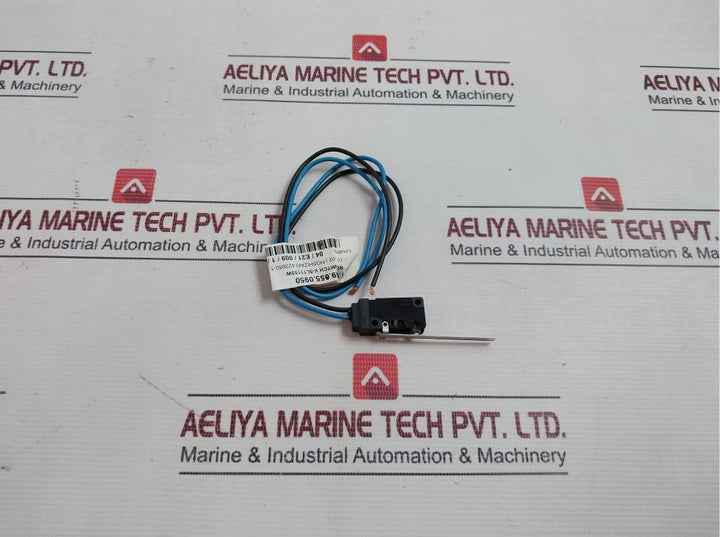 Omron D2Vw-5L1B-3M-138 Microswitch With Lever And Wire Leads