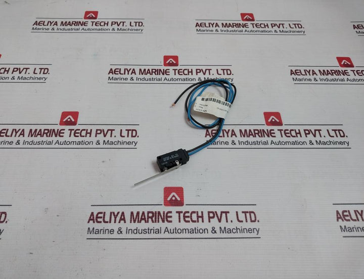 Omron D2Vw-5L1B-3M-138 Microswitch With Lever And Wire Leads