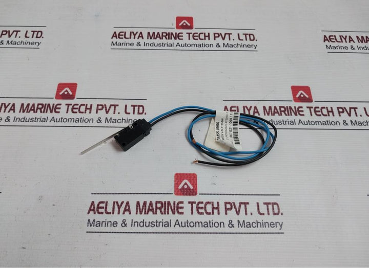 Omron D2Vw-5L1B-3M-138 Microswitch With Lever And Wire Leads