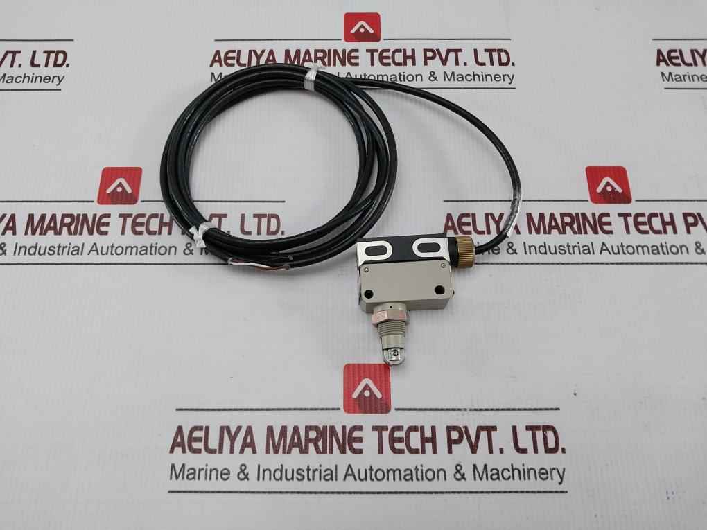 Omron D4er-2a21n Limit Switch With 2m Cable Ip67 30v Dc 0.1a