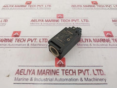 Omron D4N-1132 Safety Limit Switch Ac-15 3A/240Vac Dc-13 0.27A/250Vdc