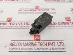 Omron D4N-1132 Safety Limit Switch Ac-15 3A/240Vac Dc-13 0.27A/250Vdc