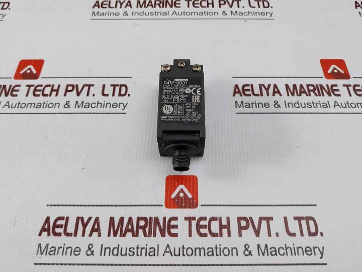 Omron D4N-9B31 Limit Switch Ip67 240Vac 3A 26618Za