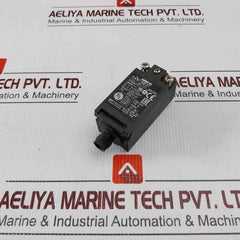 Omron D4N-9B31 Limit Switch Ip67 240Vac 3A 26618Za