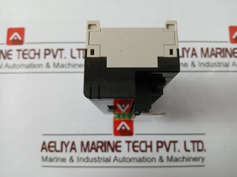 Omron Drt2-ad04 Analog Terminal Module 24Vdc 0.09A