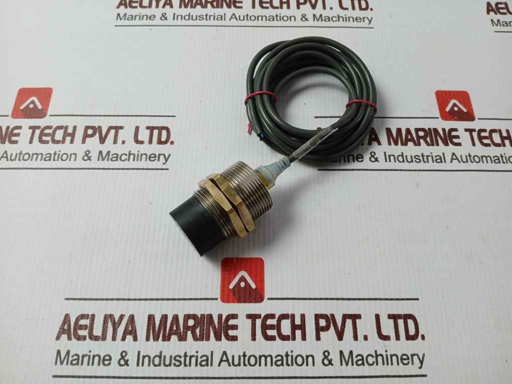 Omron E2A-m30Kn20-wp-b1 Proximity Sensor 2 Meter 12 To 24Vdc