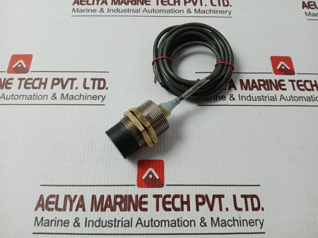 Omron E2A-m30Kn20-wp-b1 Proximity Sensor 2 Meter 12 To 24Vdc