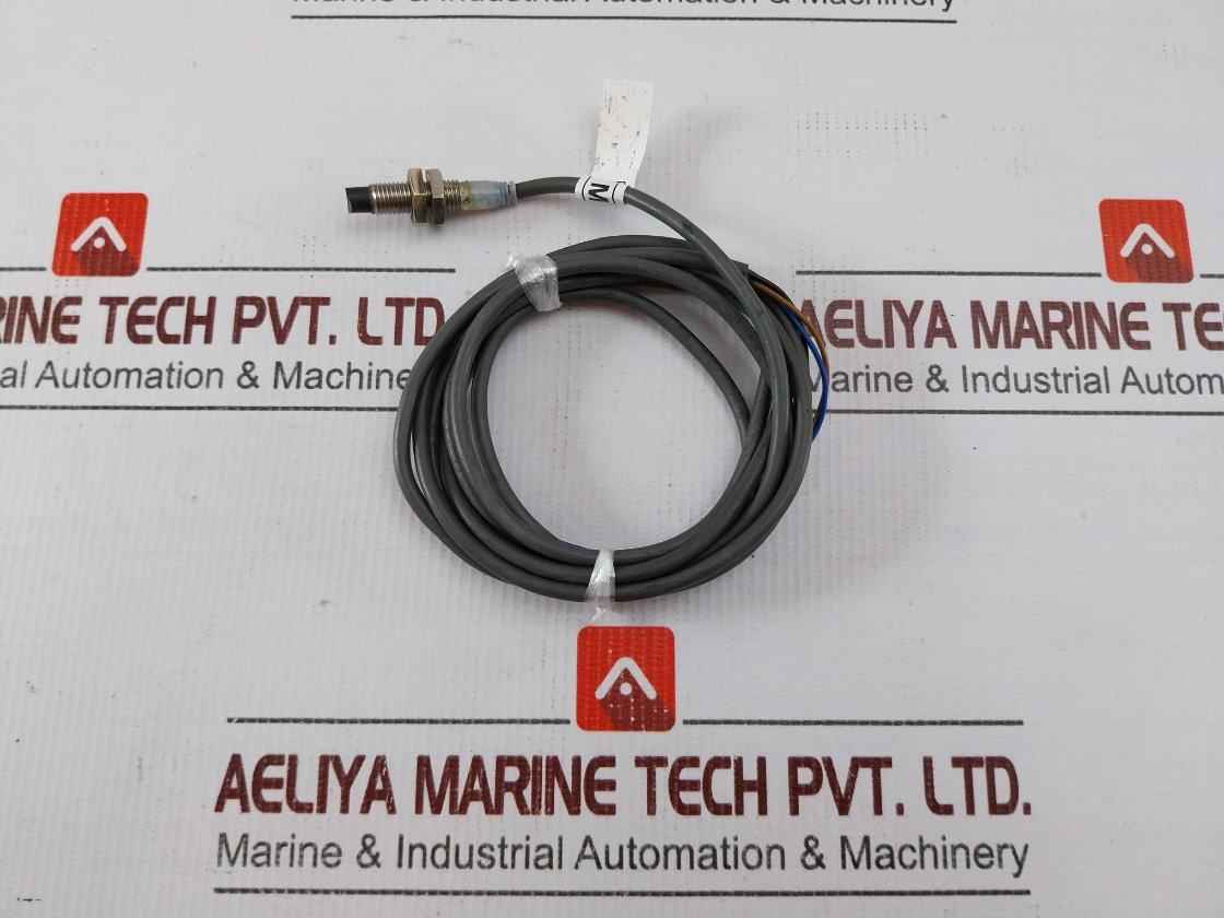 Omron E2A-s08Kn04-wp-g1 Proximity Sensor 2 Meter 24Vdc 4.0Mm