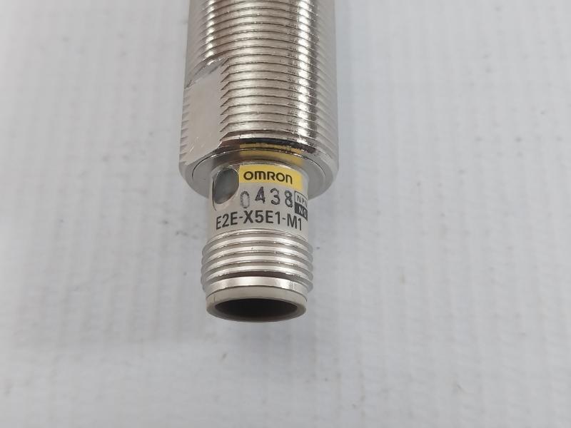 Omron Proximity Switch 12-24Vdc Part No E2E-x5E1-m1