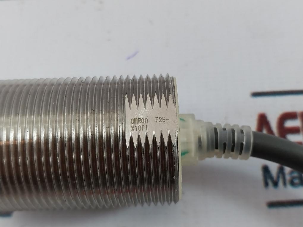 Omron E2e-x10f1 Photoelectric Sensor