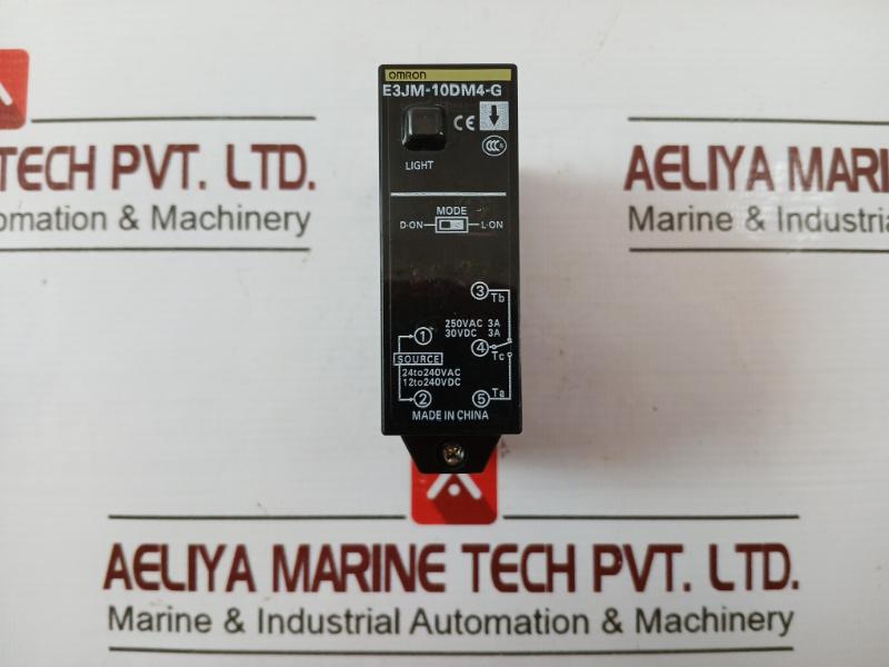 Omron E3Jm-10Dm4-g Photoelectric Sensor 250Vac 3A 30Vdc