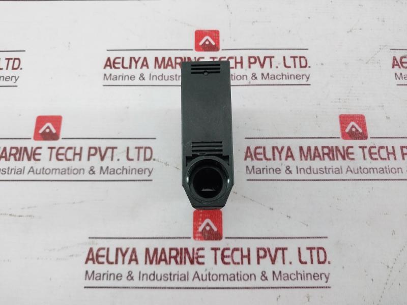 Omron E3Jm-10L-g-n Photoelectric Switch Sensor 24-240Vac 12-240Vdc