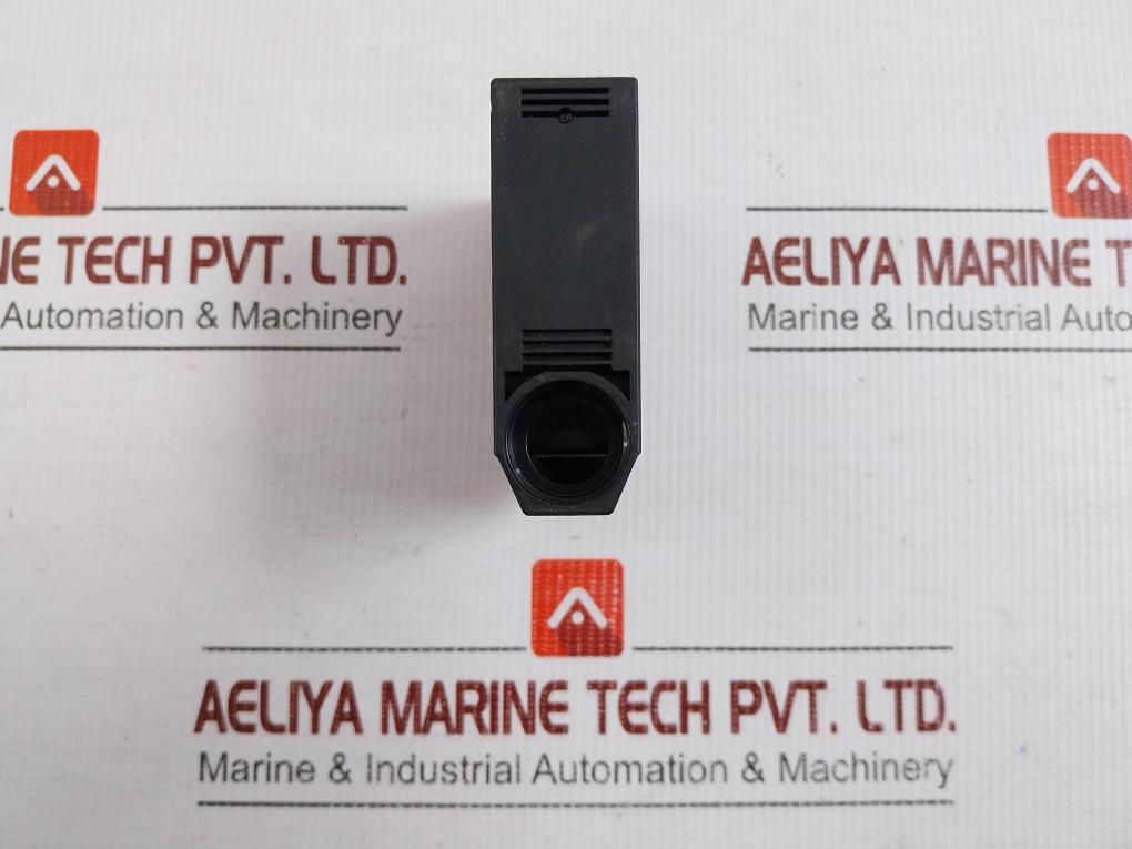 Omron Photoelectric Sensor 250Vac, 3A Part No E3Jm-r4M4-g