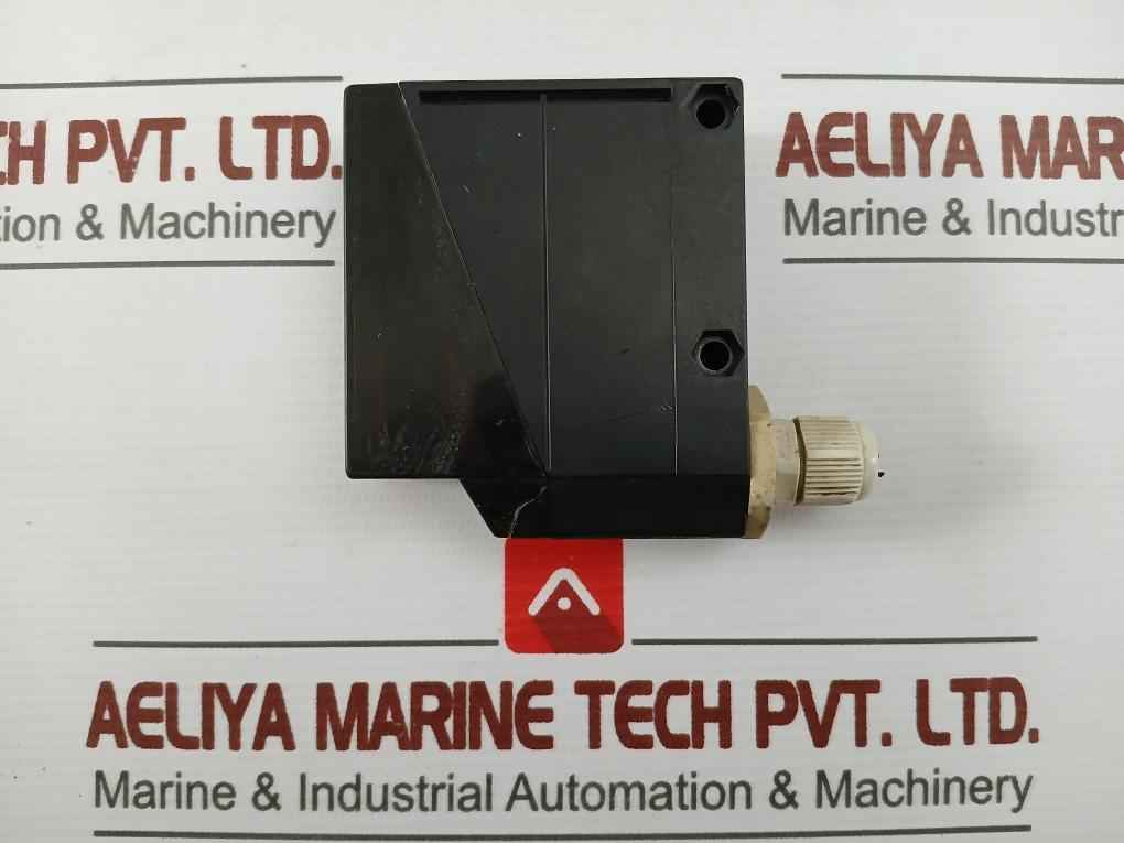 Omron E3Jm-r4M4-g Photoelectric Sensor