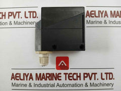 Omron E3Jm-r4M4-g Photoelectric Sensor
