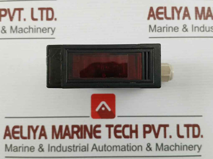 Omron E3Jm-r4M4-g Photoelectric Sensor