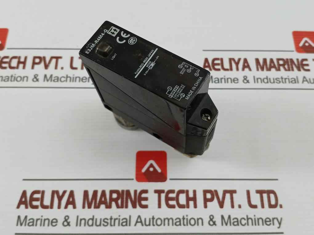 Omron E3Jm-r4M4-g Photoelectric Sensor