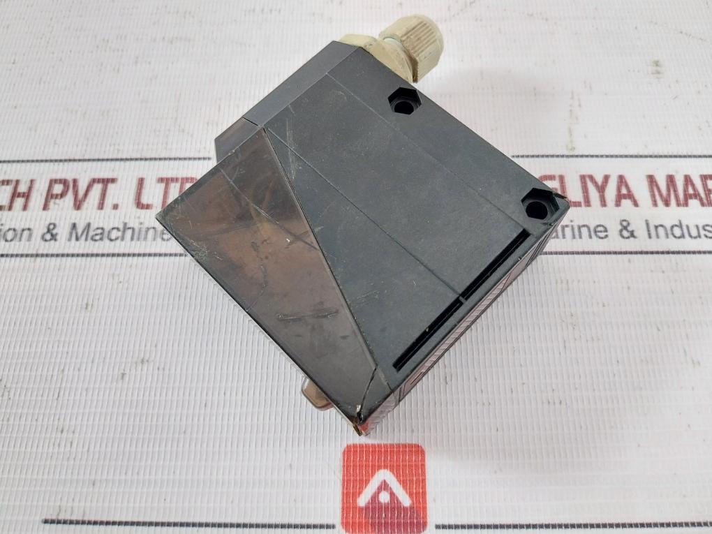 Omron E3Jm-r4M4-g Photoelectric Sensor 24-240Vac 12 To 240Vdc 250Vac 3A 30Vdc