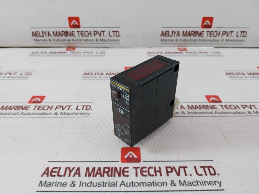 Omron E3Jm-r4M4-g Photoelectric Sensor 24-240Vac 12 To 240Vdc 250Vac 3A 30Vdc
