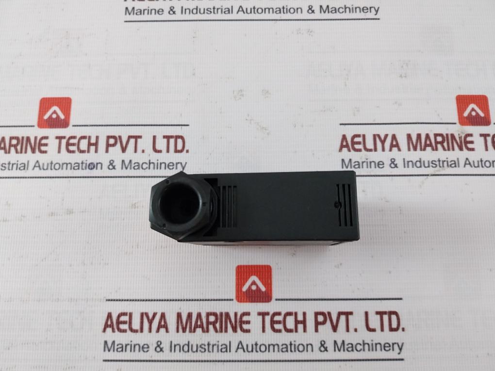 Omron E3Jm-r4M4-g Photoelectric Sensor 24-240Vac/Dc