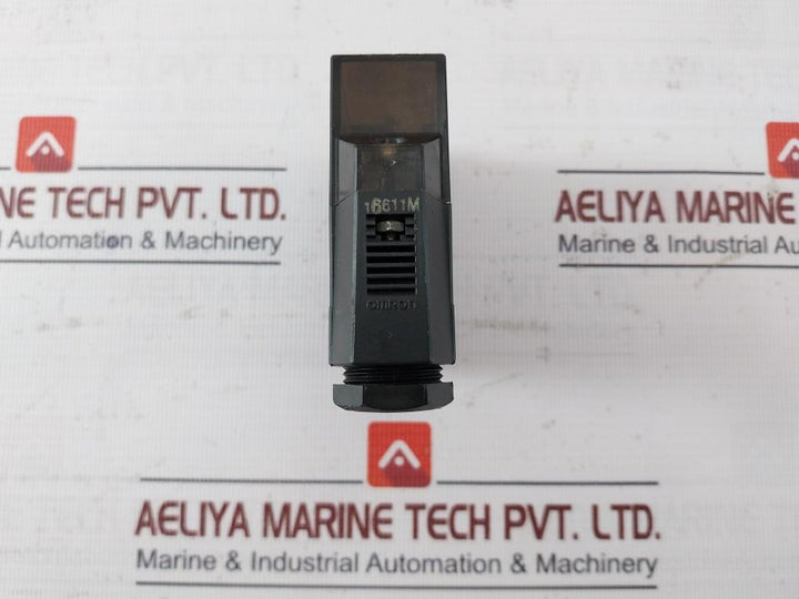 Omron E3Jm-r4M4-g Photoelectric Sensor 24-240Vac/Dc