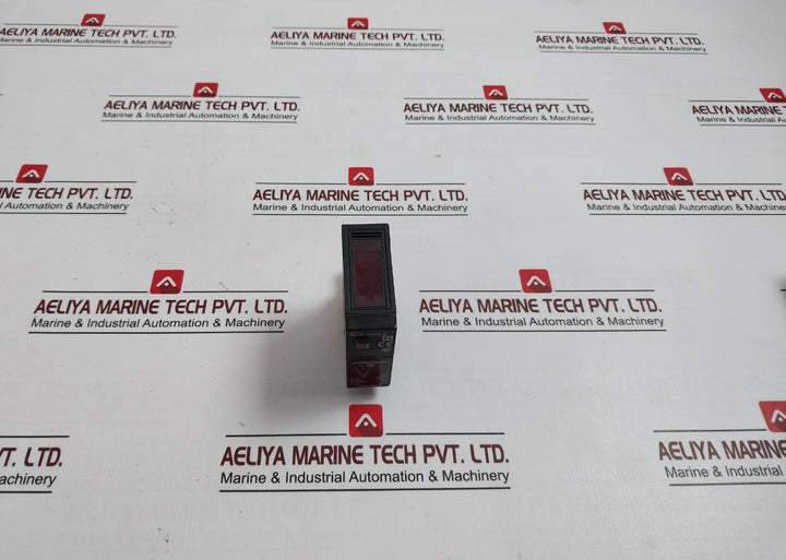 Omron E3Jm-r4M4-g Photoelectric Sensor 24 To 240Vac 30Vdc 3A 22719M