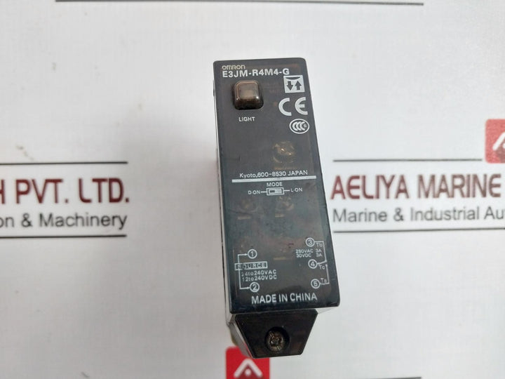 Omron E3Jm-r4M4-g Photoelectric Sensor 24 To 240Vac 30Vdc 3A 22719M
