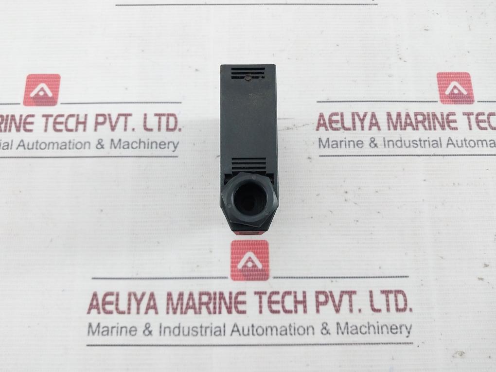 Omron E3Jm-r4M4-g Photoelectric Sensor 250 Vac 3A