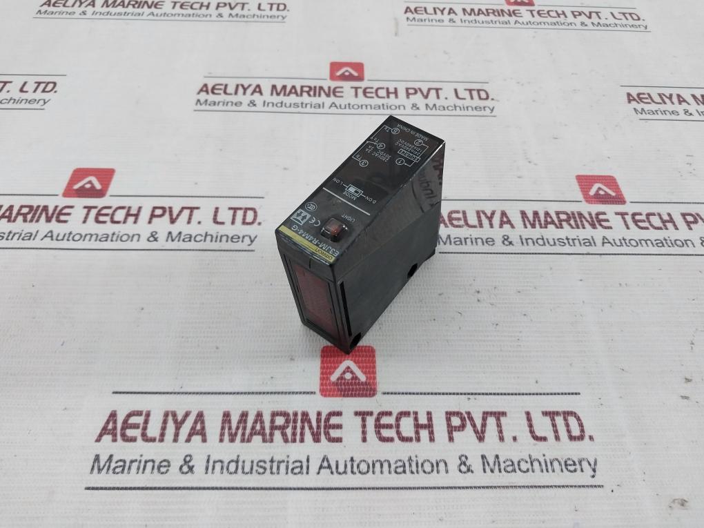 Omron E3Jm-r4M4-g Photoelectric Sensor 250 Vac 3A