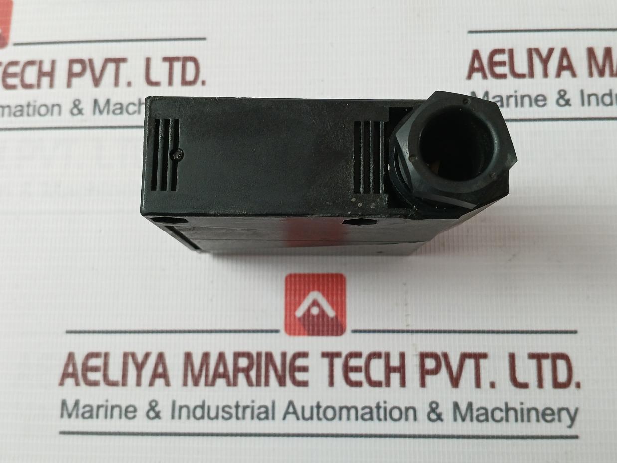 Omron E3Jm-r4M4-g Photoelectric Sensor 250Vac 3A 24 To 240 Vac