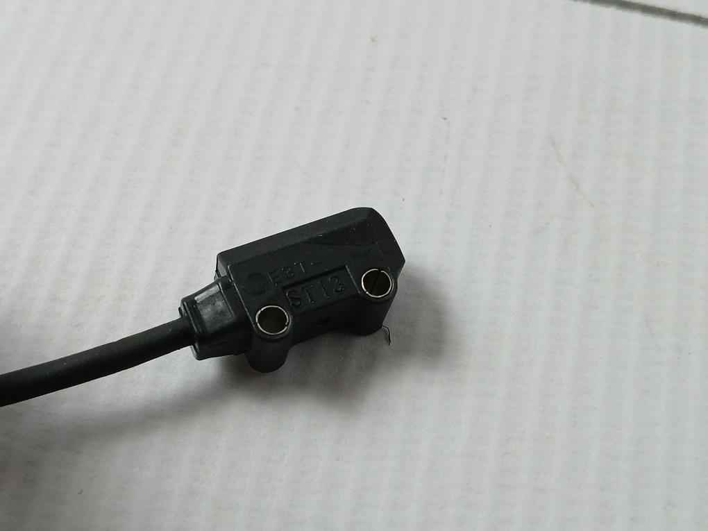 Omron E3T-st13 Photoelectric Switch 12 To 24V Dc