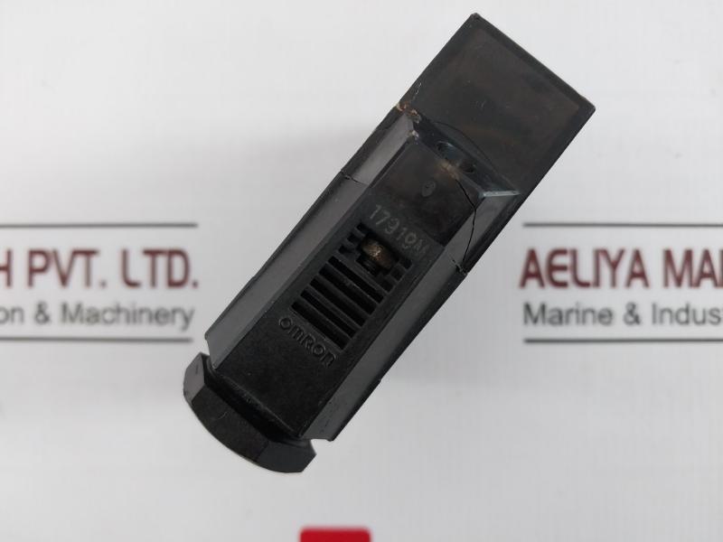 Omron E3Jm-ds70M4-g Photoelectric Sensor 250Vac 3A 17919M