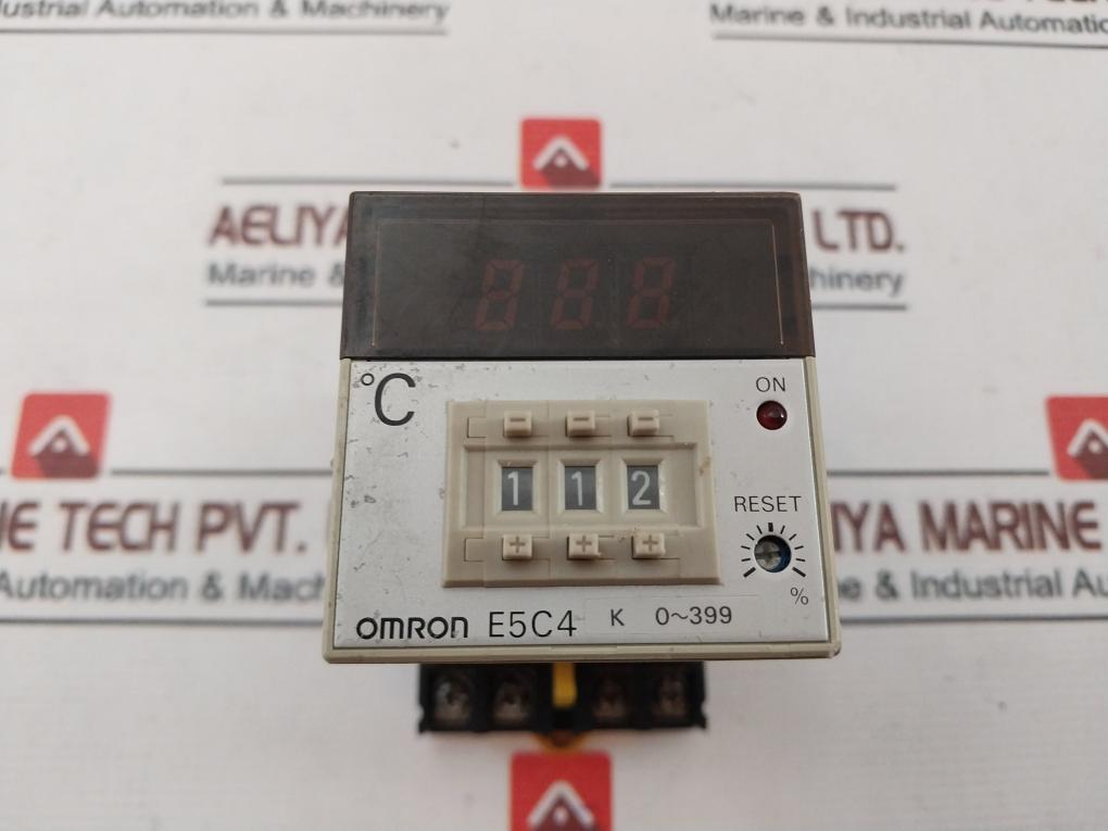 Omron E5C4-r20K Temperature Controller 3A 250Vac