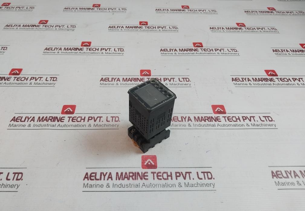 Omron E5Cc-rw0Aum-000 Digital Temperature Controller 250Vac 3A 100-240Vac 5.2Va