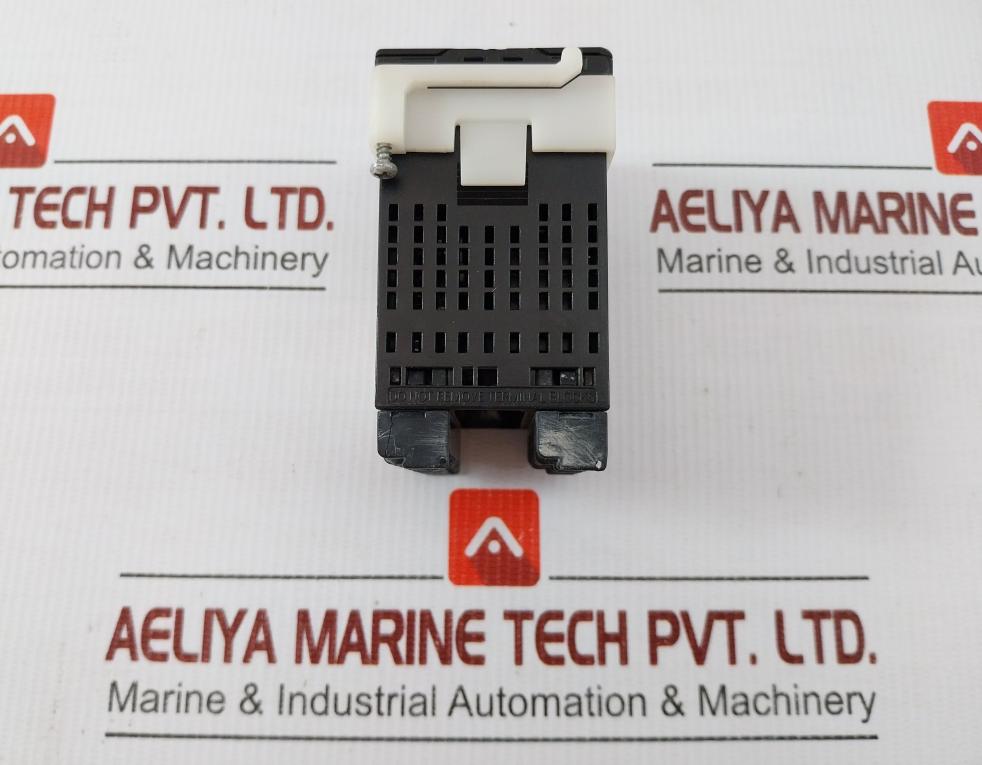 Temperature Controller 100-240Vac/50-60Hz Omron E5Cz-c2Mt