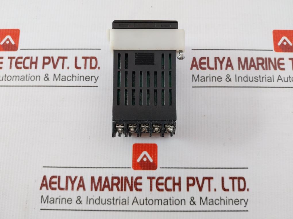 Temperature Controller 100-240Vac/50-60Hz Omron E5Cz-c2Mt