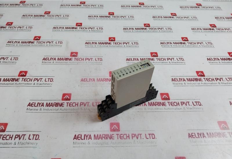 Omron E5Zn-2Tph03P-flk Temperature Controller 30Vdc-50Ma 94V-0 2.2A