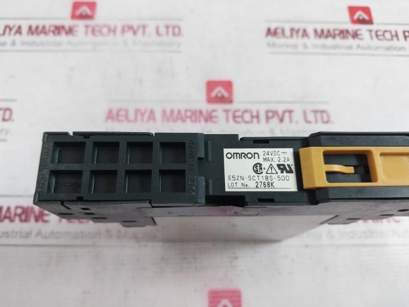 Omron E5Zn-2Tph03P-flk Temperature Controller 30Vdc-50Ma 94V-0 2.2A