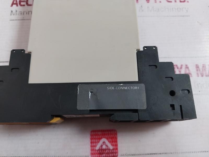 Omron E5Zn-2Tph03P-flk Temperature Controller 30Vdc-50Ma 94V-0 2.2A