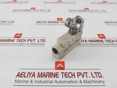 Omron Enclosed Limit Switch Ze-qa2-2 10A 250Vac
