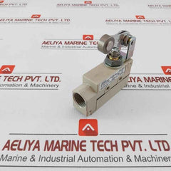 Omron Enclosed Limit Switch Ze-qa2-2 10A 250Vac