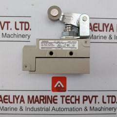 Omron Enclosed Limit Switch Ze-qa2-2 10A 250Vac