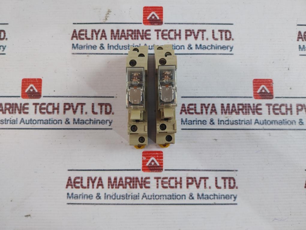 Omron G2R-1-SND Power Relay With Socket Base