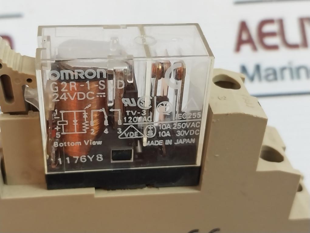 Omron G2R-1-SND Relay With Socket 10X7W3 24VDC 10A 250VAC/10A 30VDC