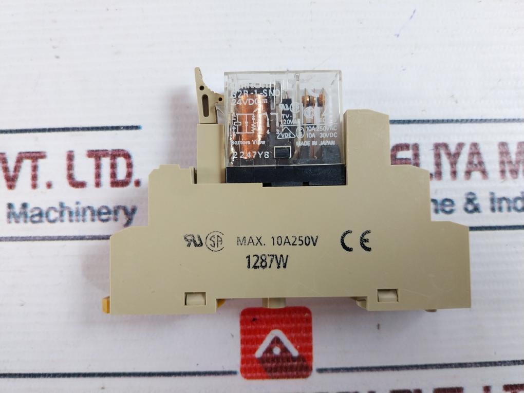 Omron G2R-1-SND Relay With Base 24VDC