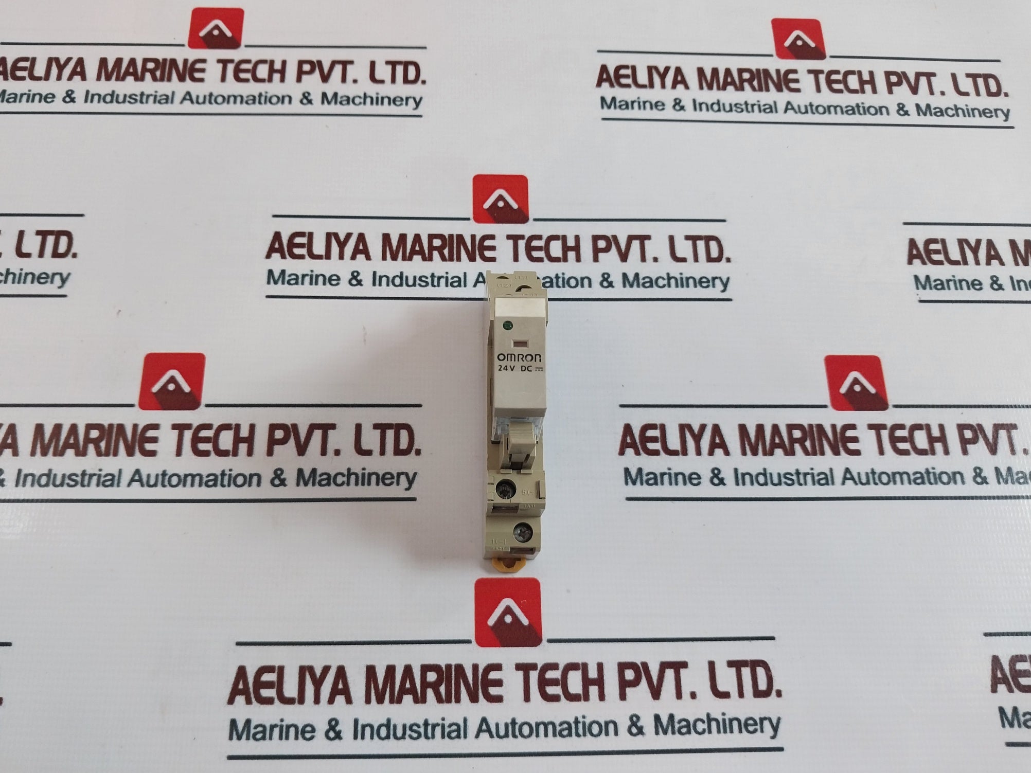 Omron G2R-1-SND (S) Plug-In Relay With Socket 24V DC