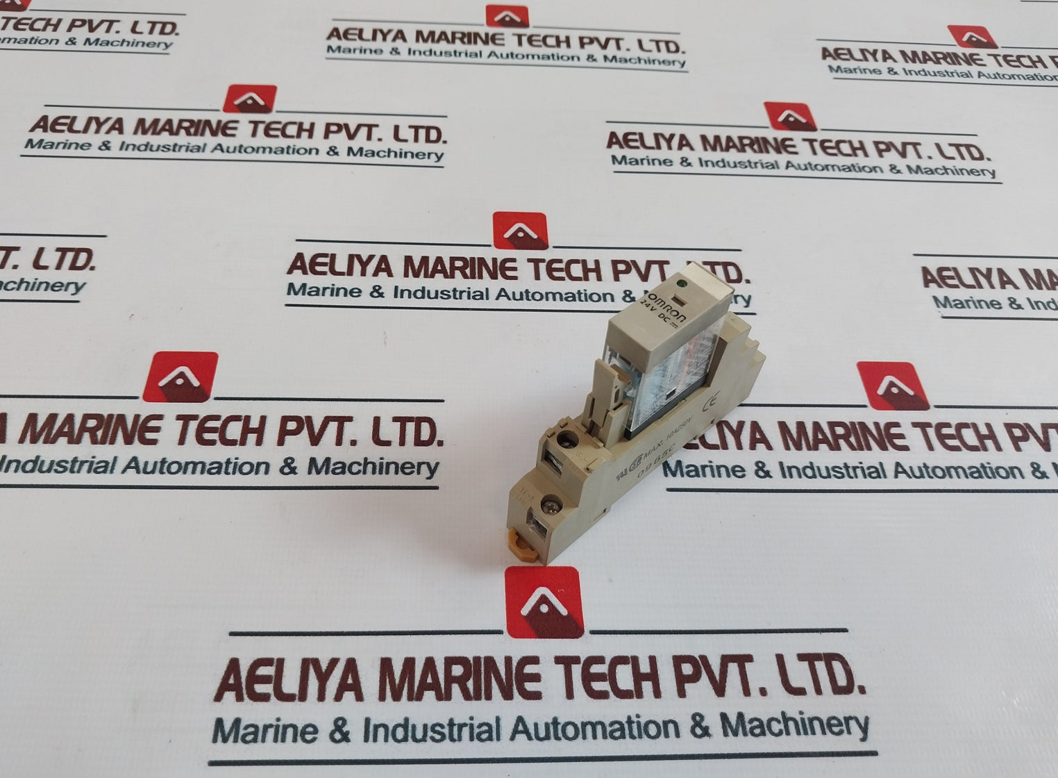 Omron G2R-1-SND (S) Plug-In Relay With Socket 24V DC